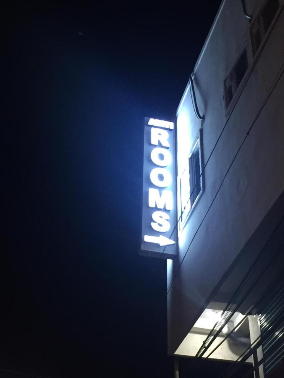 Aditi Rooms Tiruchirappalli 外观 照片